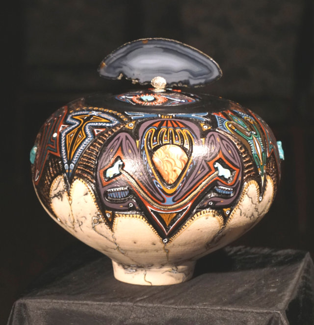 AS-Vaughn-detailed-ceramic-piece