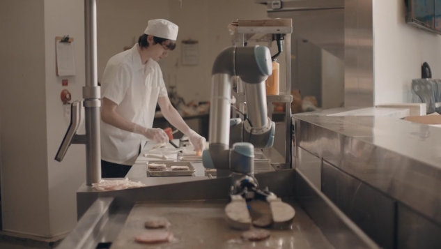 Caliburger Unveils “Flippy” The Burger Flipping Robot