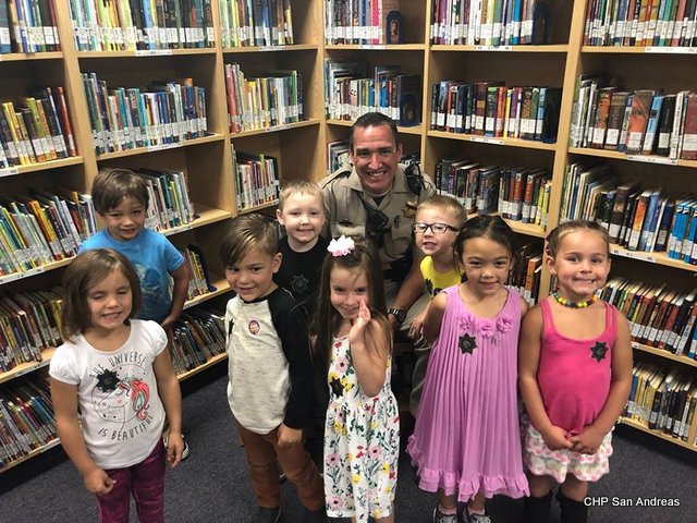 CHP Officer Wilkinson Took Time To Visit Michelson Elementary