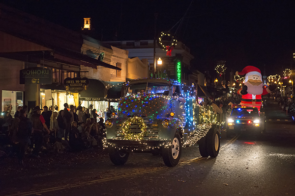 35th Annual Downtown Sonora Christmas Parade is Rain or Shine!