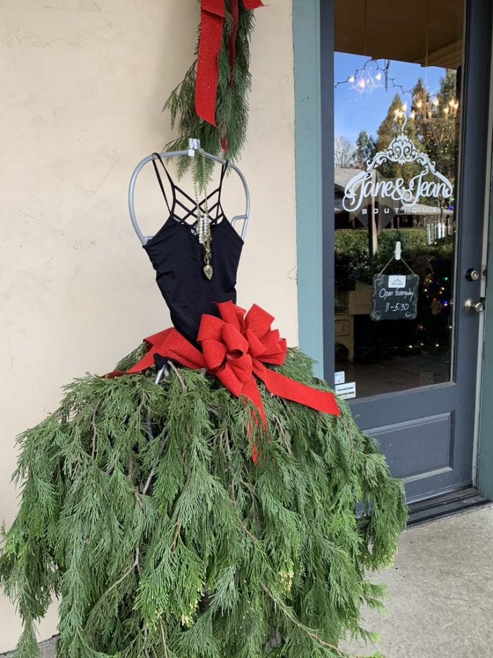 Make Jane & Jean Boutique Your Holiday Shopping Destination!