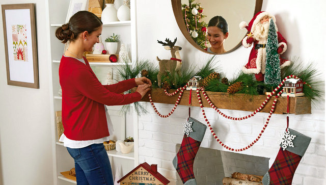 Holiday Open House Going On Now at Middleton’s Gold Crown Hallmark Through November 17th