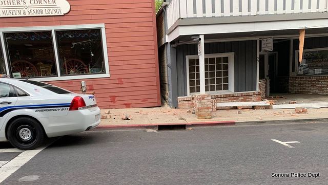 Subaru vs Building Supports in Sonora