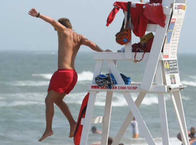 Why Lifeguards in California Are Making More Than the Governor