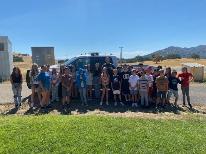 Calaveras County School Resource Officer Welcomes Students Back to School