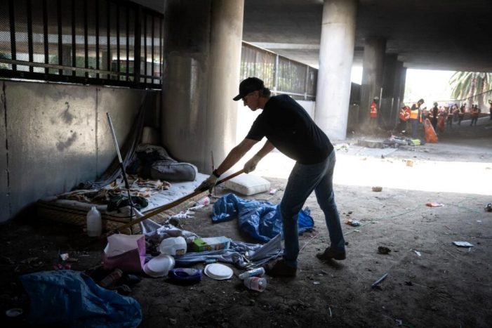 Governor Newsom Cleans up Homeless Encampments in Los Angeles