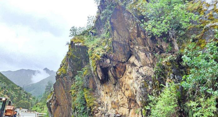 Rock Slide Closes Yosemite Entrance